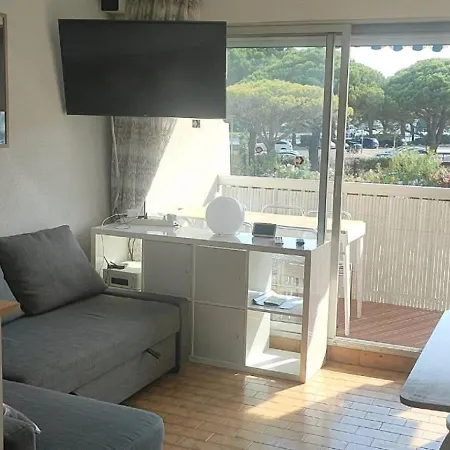Apartment Port Camargue, 5 Pers, 350 M Plage, Grande Terrasse Plein Sud, Separee *