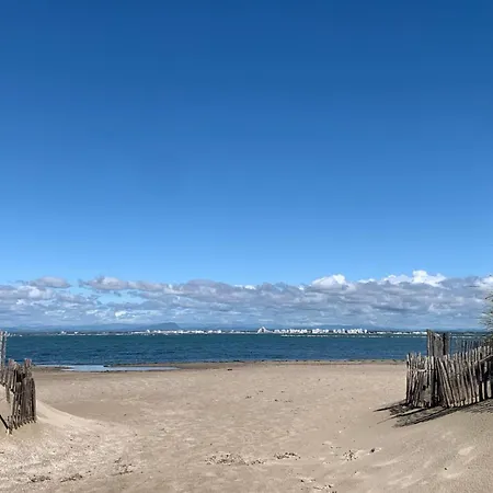 Apartment Port Camargue, 5 Pers, 350 M Plage, Grande Terrasse Plein Sud, Separee
